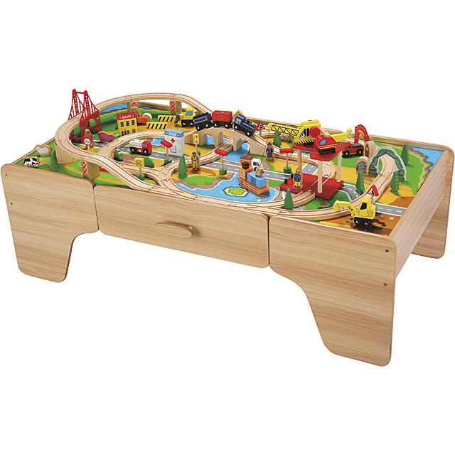 Ensemble de train Premium sur table