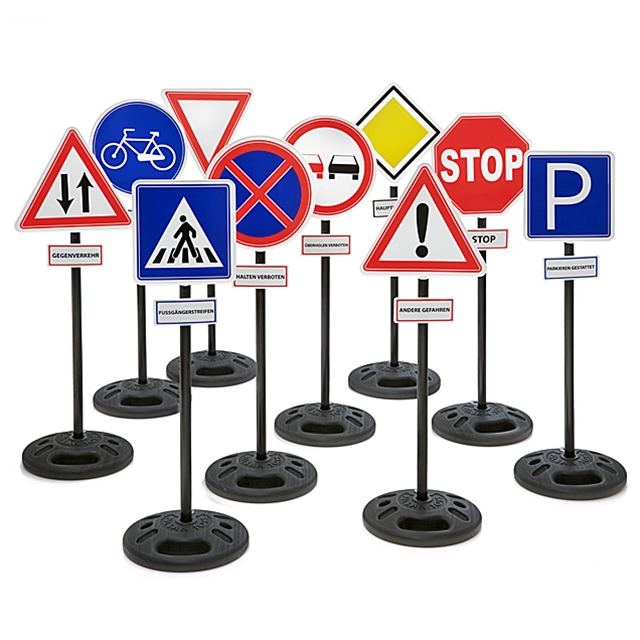 Set di 10 segnali stradali