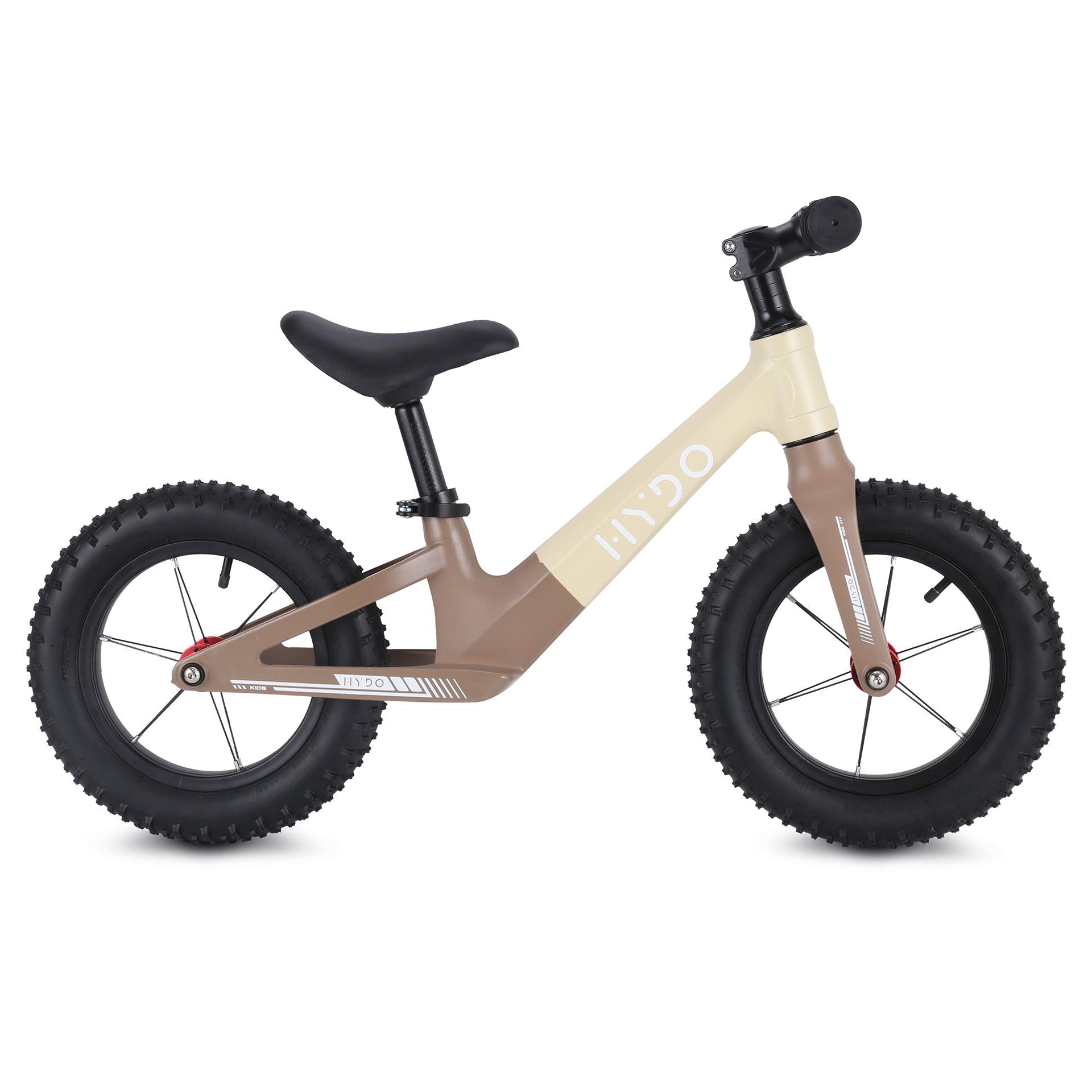Laufrad für Kinder mit 12-Zoll-Luftreifen und Magnesiumrahmen in sportlichem Design