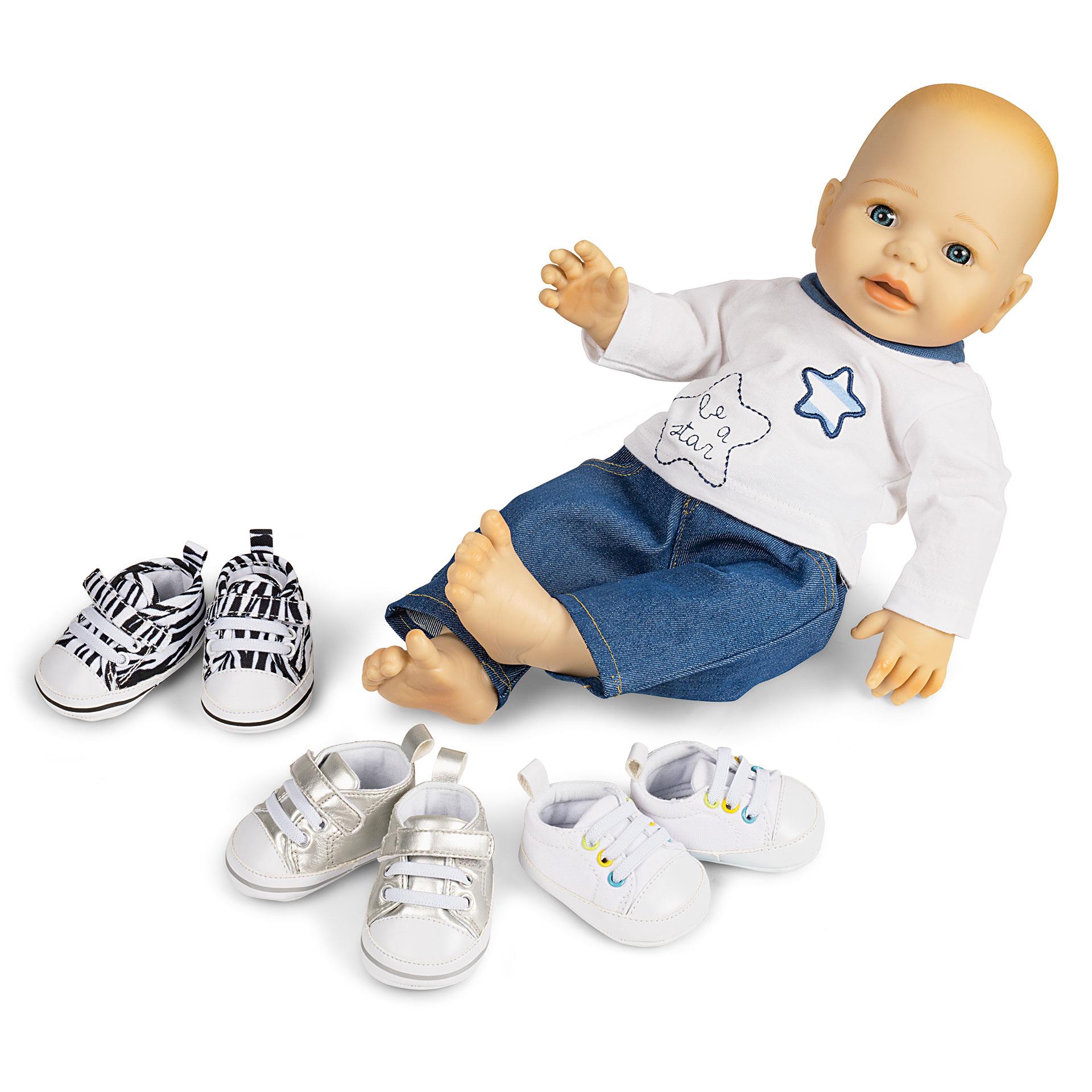Drei Paar Puppensneaker in Weiss, Silber und Zebra-Look als Set für Baby Love Puppen, mit Klettverschluss oder Schnürung