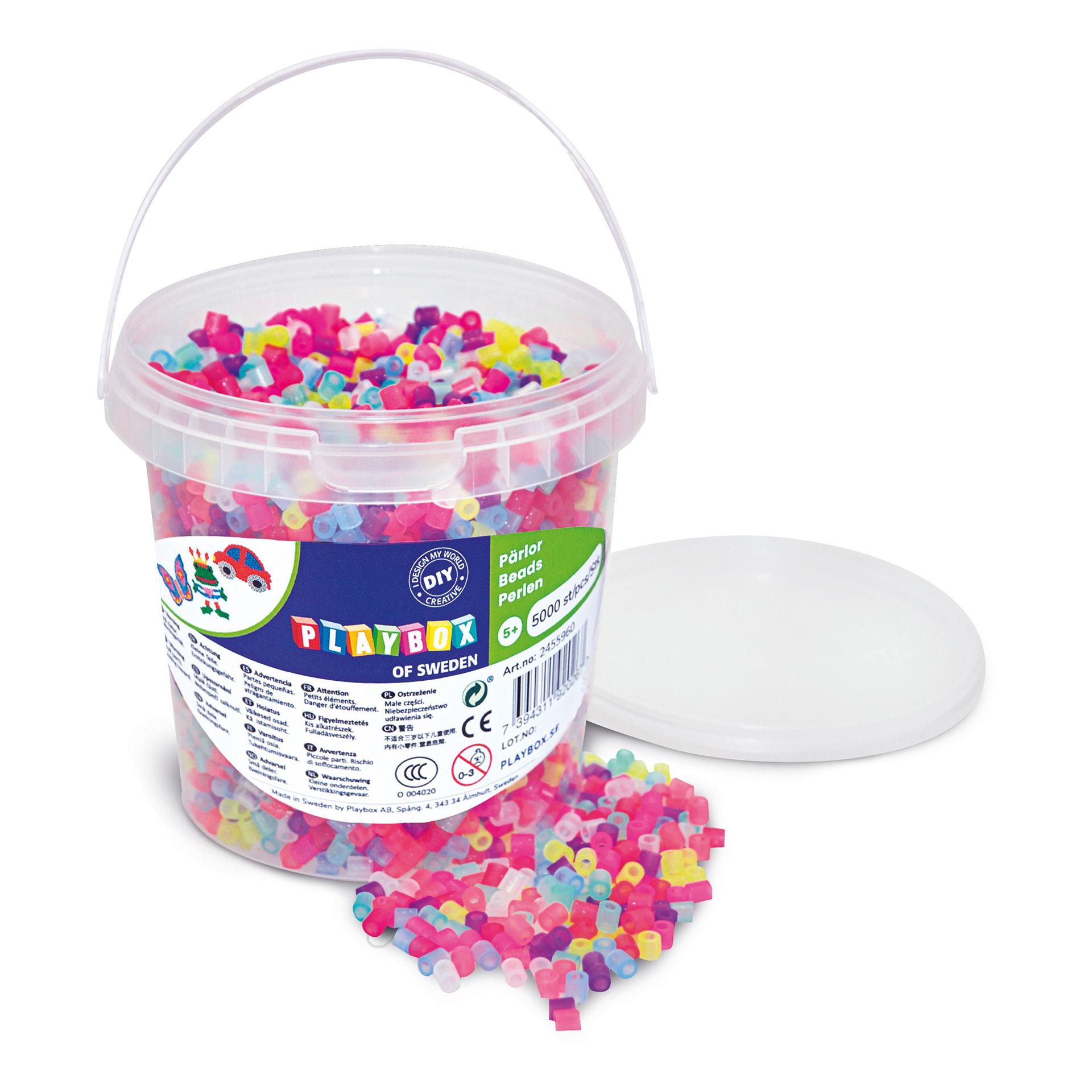 Eimer mit 5'000 glitzernden Bügelperlen in bunten Farben, ideal für kreative Steckmotive und funkelnde Bastelideen