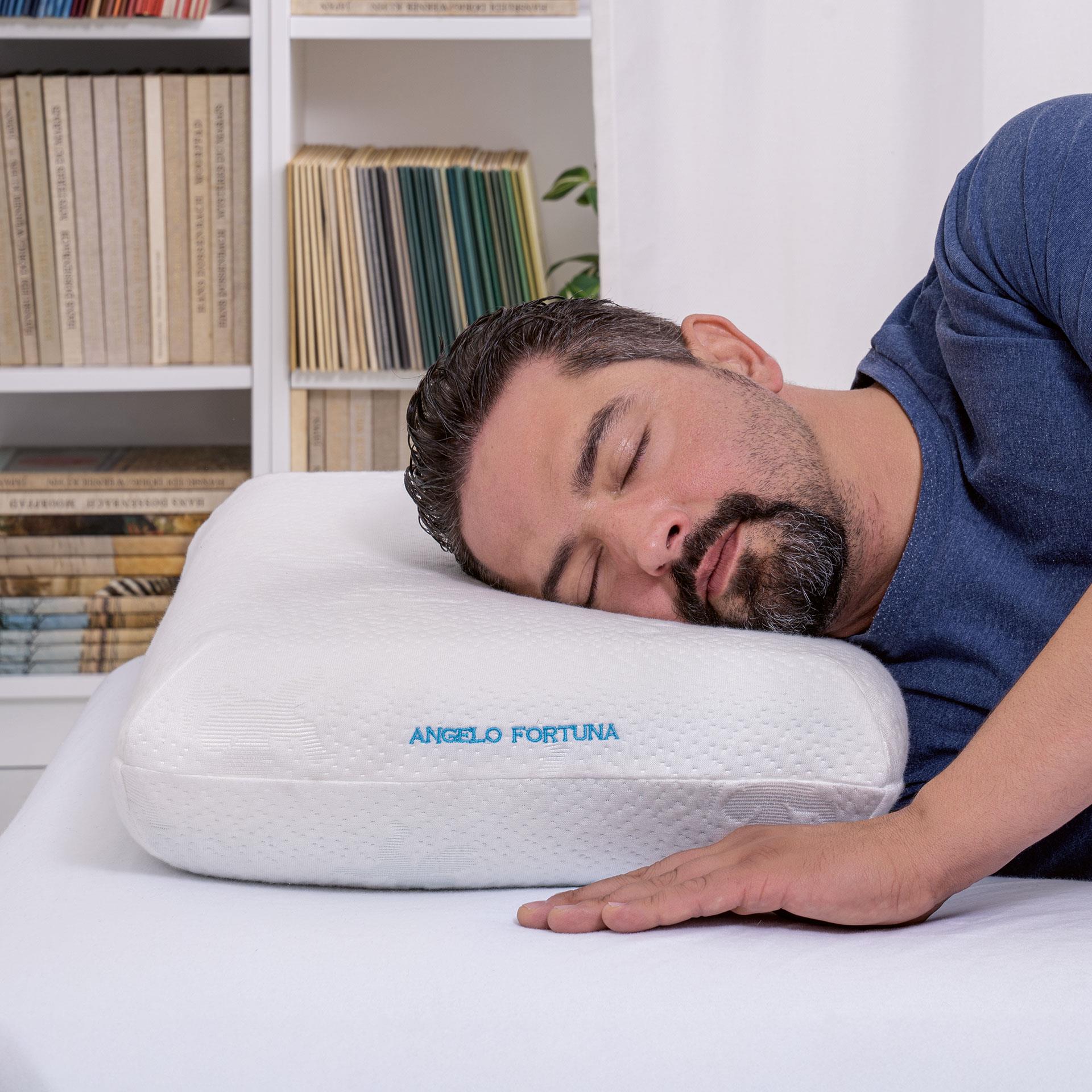 Zweiseitiges Memory Foam Kissen mit waschbarem Bezug, einer Seite aus Gel-Memory-Schaum und einer aus weichem Standardschaum – geeignet für Rücken-, Seiten- und Bauchschläfer