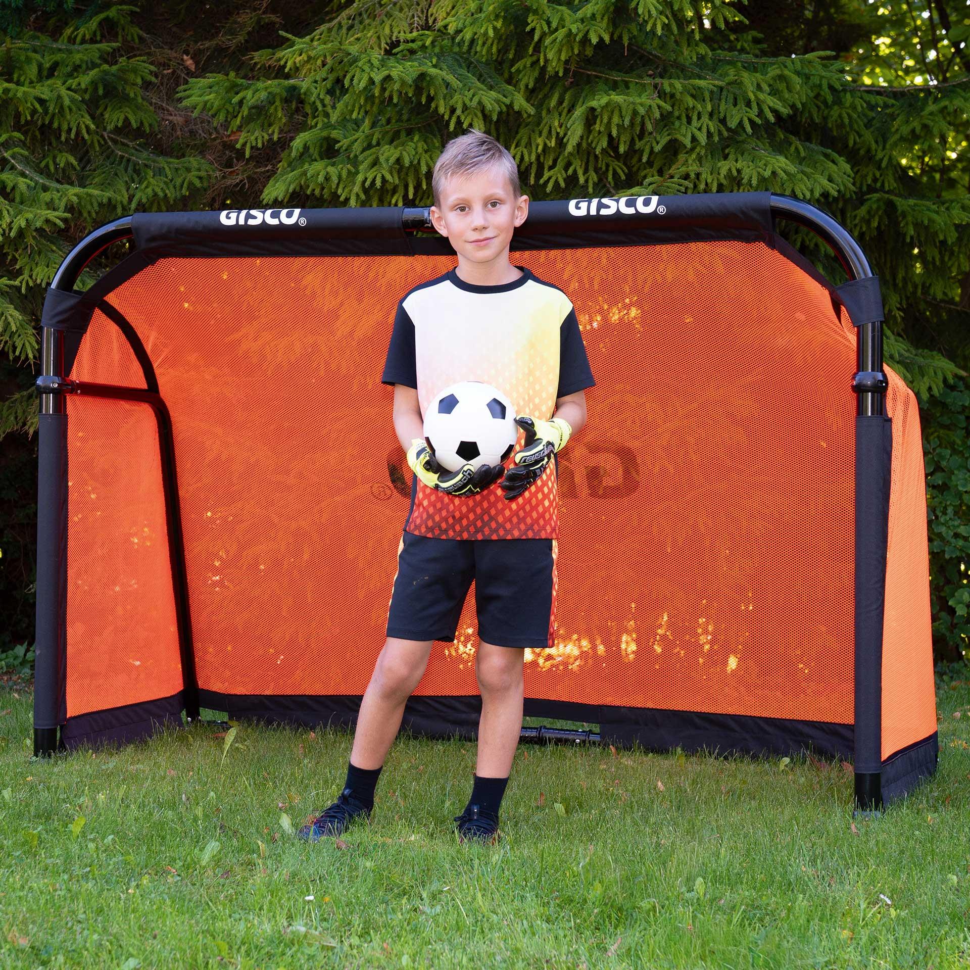 Faltbares orangefarbenes Fussballtor im Garten, Torgrösse 183 x 120 cm