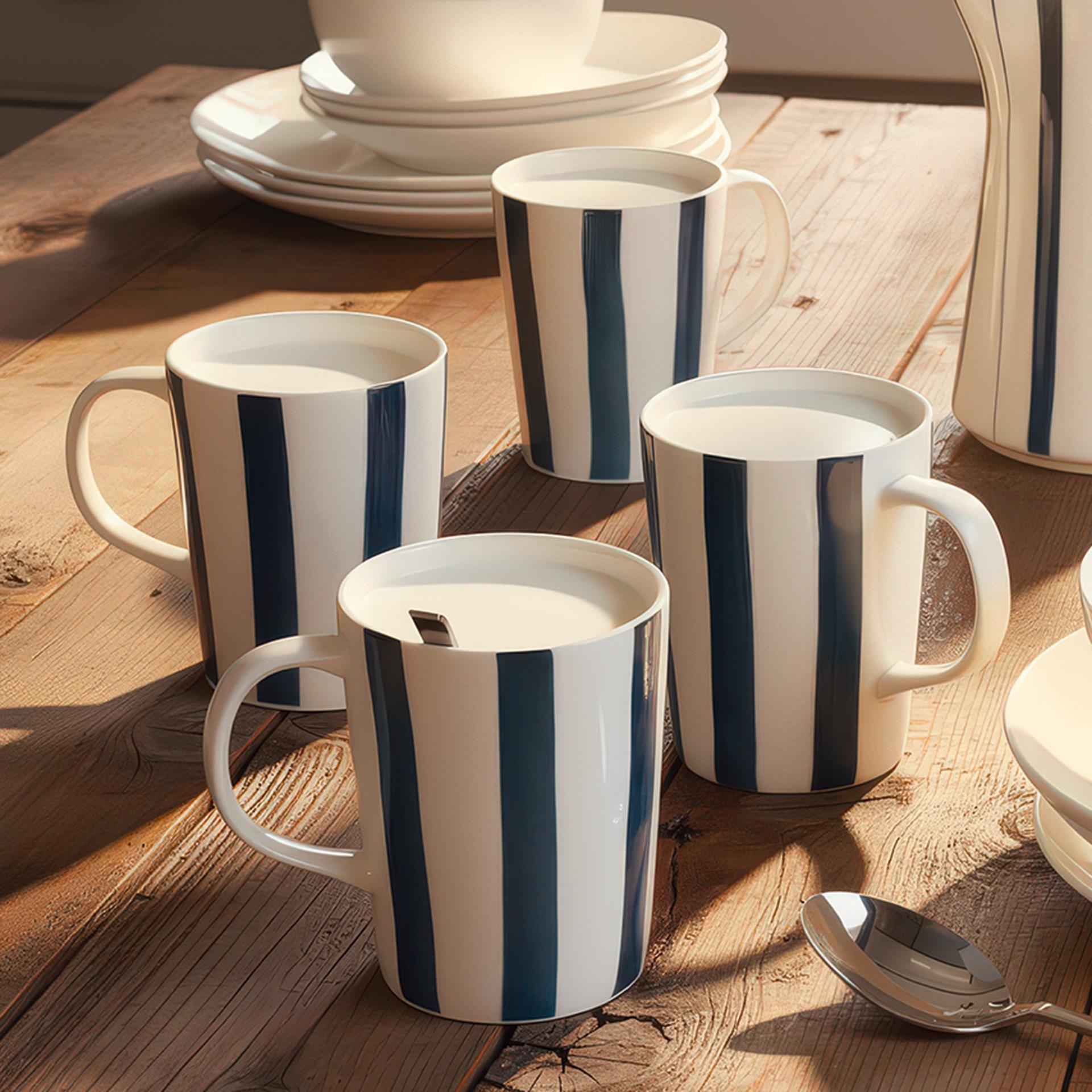 Keramik-Tasse in Blau-Weiss mit Streifenmuster und Henkel, 350 ml Fassungsvermögen, 4 Stück