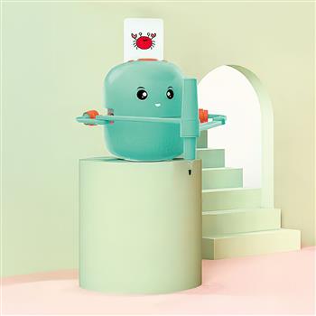 Robot de dessin avec bras mécanique qui peut dessiner des motifs avec 2 feutres et 100 cartes à puce visibles