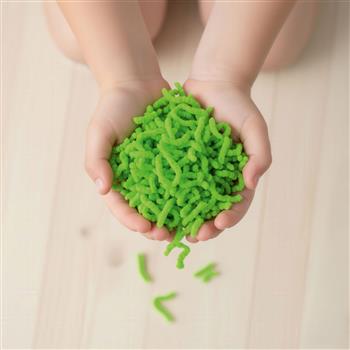 Dose mit grünen Squishy Würmern zum Drücken und Ziehen als weiches Fidgetspielzeug