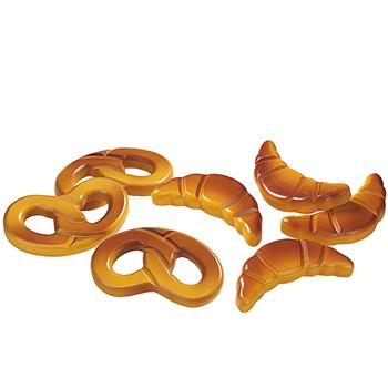 Croissants et bretzels en bois